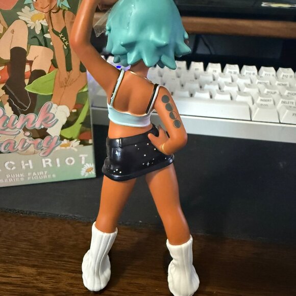 POP MART Peach Riot Punk Fairy Series Figures Frankie Moonrise - Picture 5 of 5